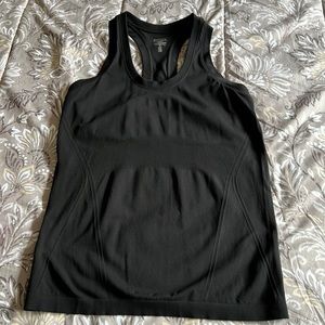 Ladies Athleta momentum tank